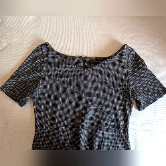 Banana Republic Short Sleeve Black & White Patterned Dress Size 6 Petite - Picture 5 of 6